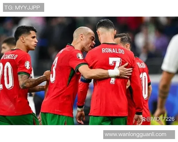 足球明星泪水背后的故事与荣耀泪水交织的瞬间